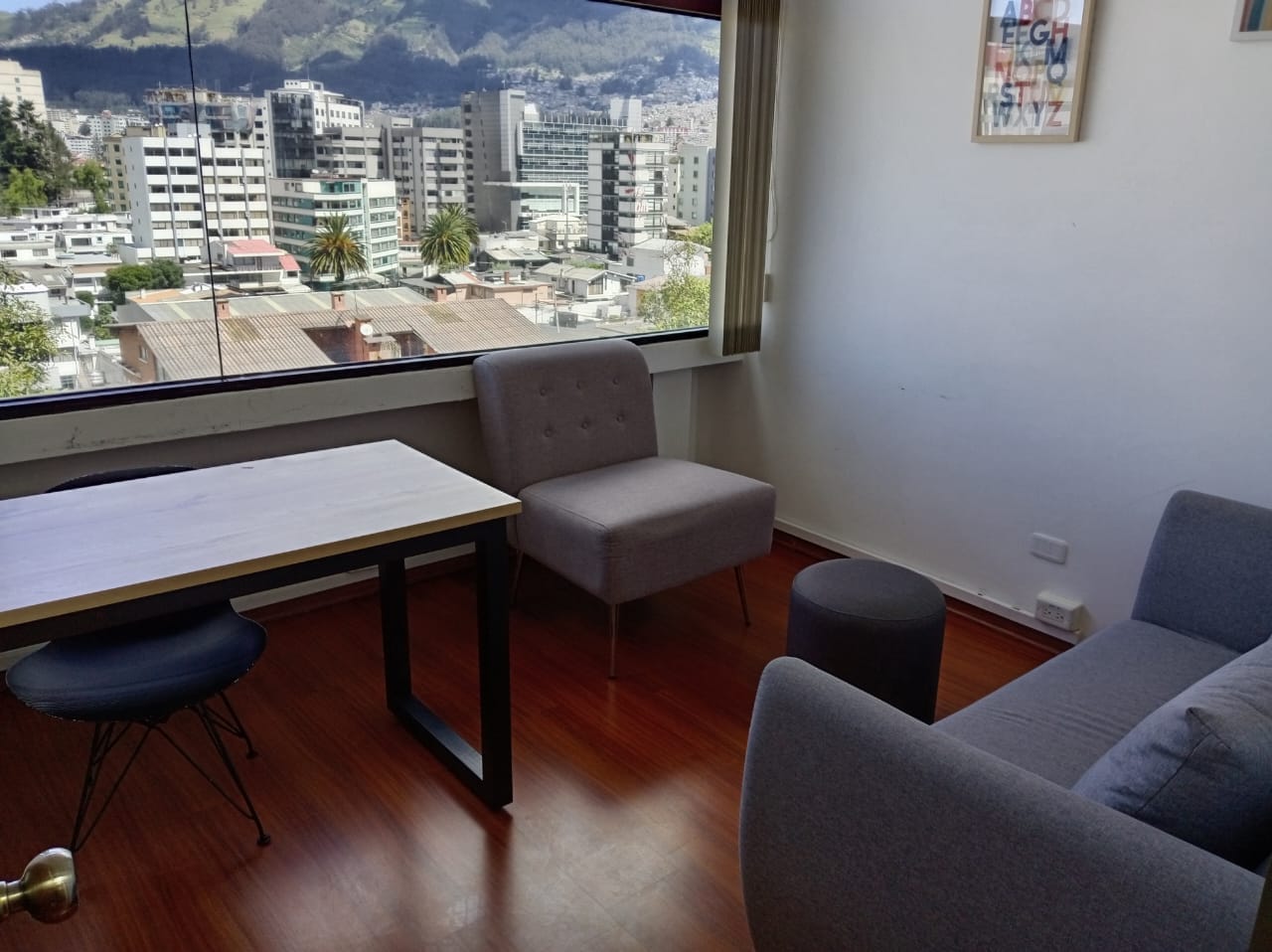 Consultorio de psicología en Quito con vista panorámica a la ciudad